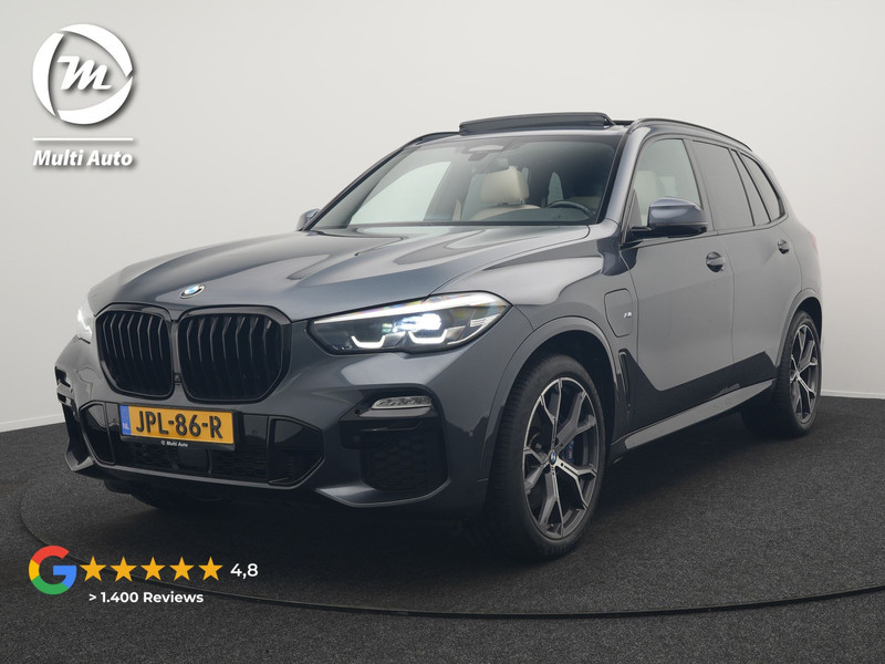 BMW X5 xDrive45e M Sport Plug In Hybrid 395pk Dealer O.H. PHEV | Trekhaak Af Fabriek | Panodak | Soft Close | Luchtvering | 360 Camera | Adaptive Cruise | Harman & Kardon | Lederen Comfortstoelen Memory & Verwarmd | Blis | M Sportstuur Verwarmd |
