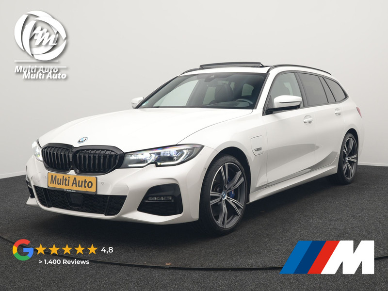 BMW 3-serie Touring 330e xDrive M Sport Plug In Hybrid 293pk Dealer O.H. PHEV | Panodak | Head Up | Adaptive Cruise | Laser LED | 360 Camera | 19"L.M | Alcantara Sportstoelen Memory & Verwarmd | Sfeerverlichting | Apple Carplay | Keyless | Blis | Navigatie | Virtu