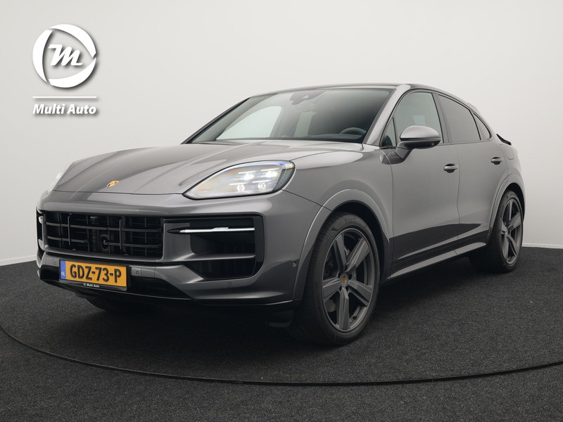Porsche Cayenne Coupé 3.0 E-Hybrid Plug In Hybrid | MY 2024 Facelift | PHEV | Trekhaak Af Fabriek | Panodak | Luchtvering | Sportuitlaat | 4 Wiel Besturing | PDLS+ | Sport Chrono | InnoDrive Adaptive Cruise | SportDesign | Head up | Soft Close | 22"L.M | 360 Cam