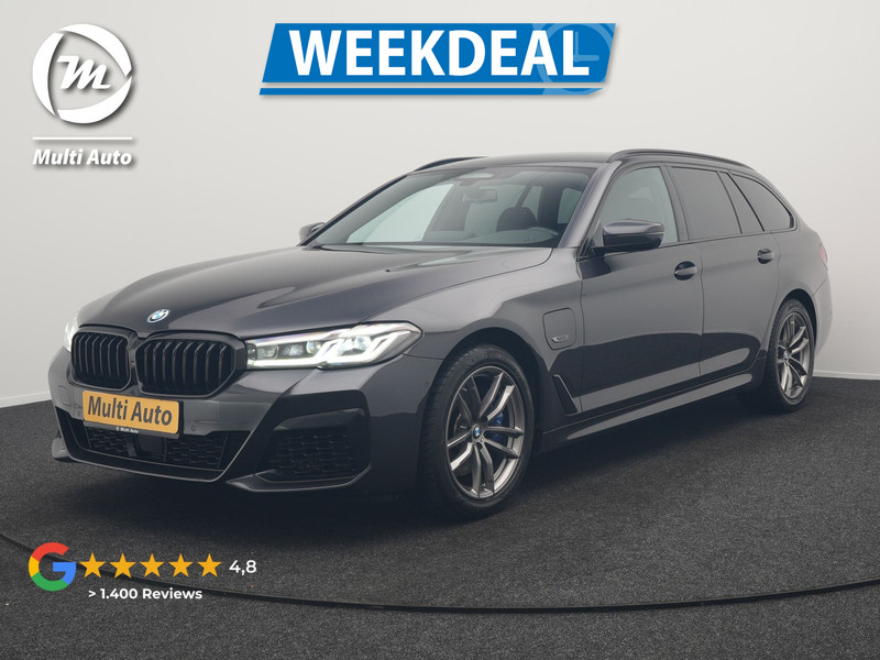 BMW 5-serie Touring 520e M Sport PHEV 204pk Dealer O.H | Trekhaak af Fabriek | Adaptive Cruise | Alcantara Sportstoelen Verwarmd | Camera | Navi Pro | Sfeerverlichting | Apple Carplay | Plug In Hybrid