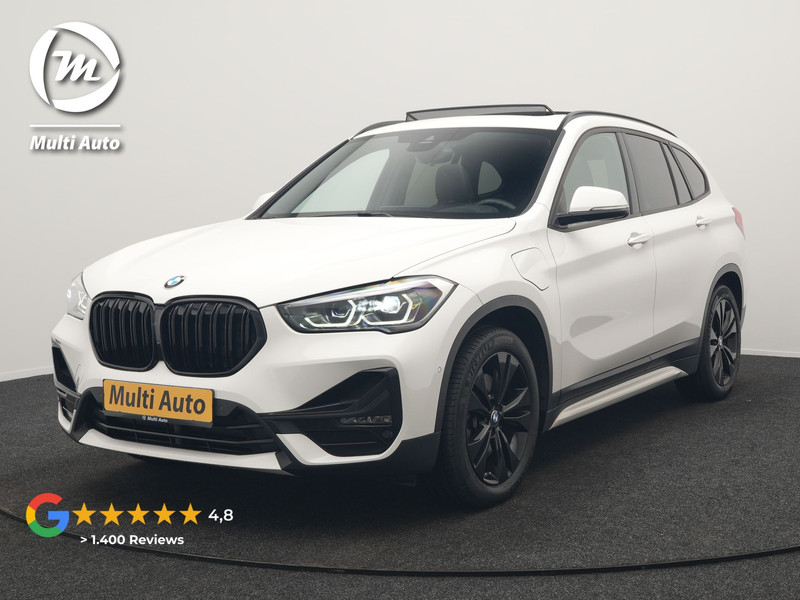 BMW X1 xDrive25e Sportline PHEV 221pk Dealer O.H | Trekhaak Afn. | Panodak | Head Up | Camera | Harman / Kardon | Sportstoelen Memory & Verwarmd | Keyless | Apple Carplay | BMW LED | Sfeerverlichting | Navigatie | DAB | 18" L.M | Plug In Hybrid |