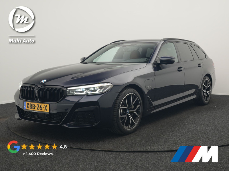 BMW 5-serie Touring 530e M Sport PHEV 293pk Dealer O.H | Trekhaak af fabriek | Adaptive Cruise | 19"L.M | Lederen Sportstoelen Verwarmd | Camera & Parkassist | Apple Carplay | Sfeerverlichting | Plug in Hybrid