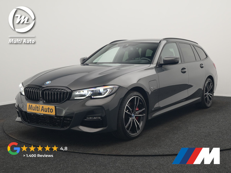 BMW 3-serie Touring 330e M Sport PHEV 293pk Dealer O.H. | Head Up | Camera | Laser LED | Sfeerverlichting | Lederen Sportstoelen & Stuur Verwarmd | Dravitgrau | Apple Carplay | Keyless | Blis | 19"L.M | Virtual | Navigatie | DAB | Plug In Hybrid |