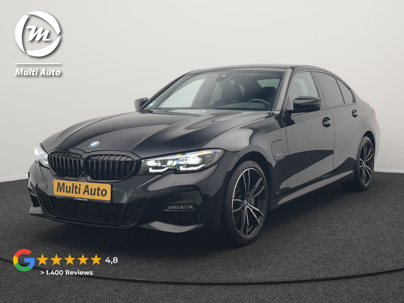 BMW 3-serie 330e M Sport PHEV 293pk Dealer O.H. | Adaptief Onderstel | Sfeerverlichting | Alcantara Sportstoelen Verwarmd | Virtual | Apple Carplay | Navigatie | Cruise Control | DAB | 19"L.M | Plug In Hybrid