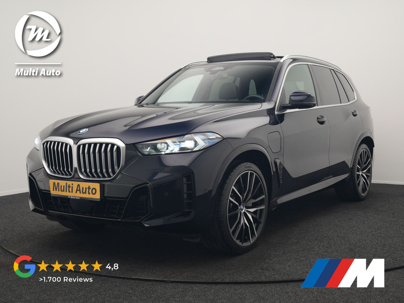 BMW X5 xDrive50e M Sport PHEV 490pk Dealer O.H. | Panodak Sky Lounge | Luchtvering | Head Up | 360 Camera | Harman / Kardon | Nappa Lederen Comfortstoelen Memory & Verwarmd | Carbon Schwarz | Apple Carplay | Keyless | Blis | 22"L.M | Plug In Hybrid |
