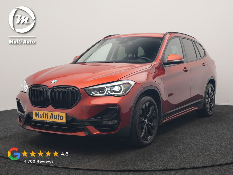 BMW X1 xDrive25e Sportline PHEV 221pk Dealer O.H | Trekhaak Afn. | Camera | Harman / Kardon | Head Up | Sporstoelen Verwarmd | Cruise Control | Carplay | Sfeerverlichting | Navigatie | DAB | 18"L.M | Plug In Hybrid |